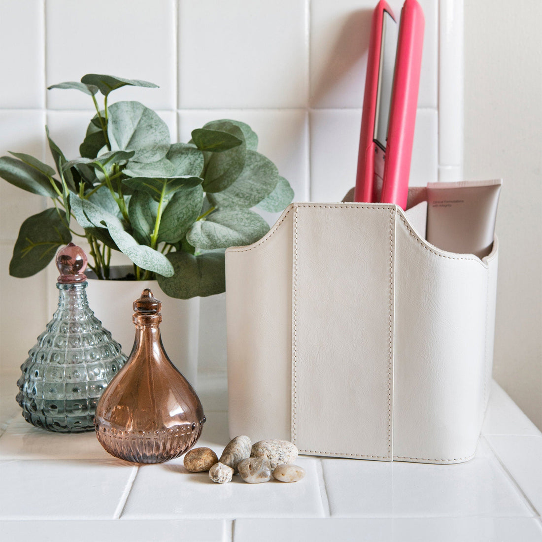 The Timeless Charm of Handcrafted Leather Essentials – Crafted to Last a Lifetime | Petyoful