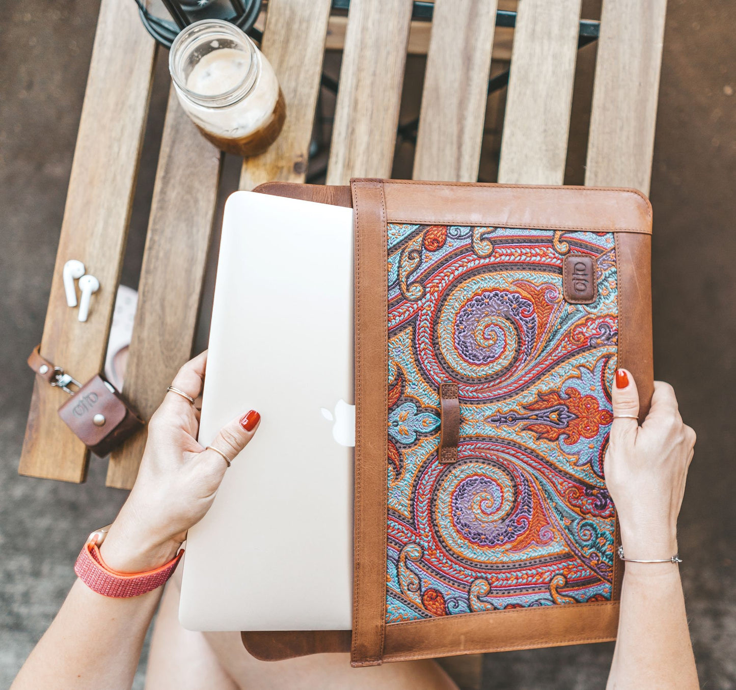 Personalized Leather Sleeve Bag for MacBook Pro and Air - 16'', 14'', 13'', 13.3'' & 15'' / Brown /