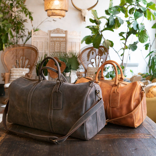 Personalized Handcrafted Top Grain Leather Weekender Bag with Adjustable Shoulder Strap and Interior Pocket, Retro Style Duffel Bag